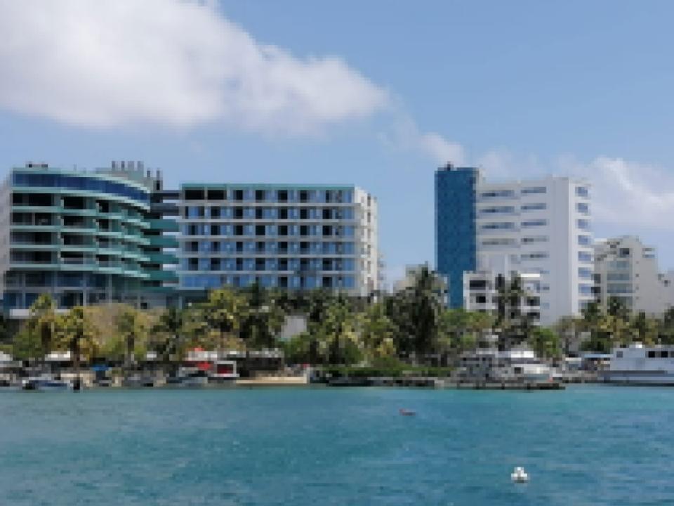 el proyecto Grand Sirenis San Andrés, de Hitos Urbanos, cumple con la altura permitida